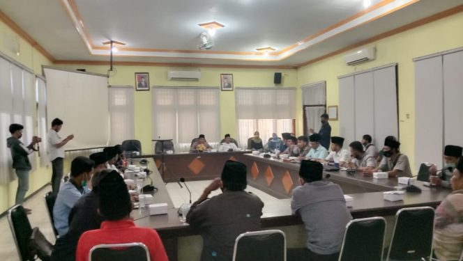 
Warga  Pocong Minta DPRD Desak PDAM Anggarkan CSR