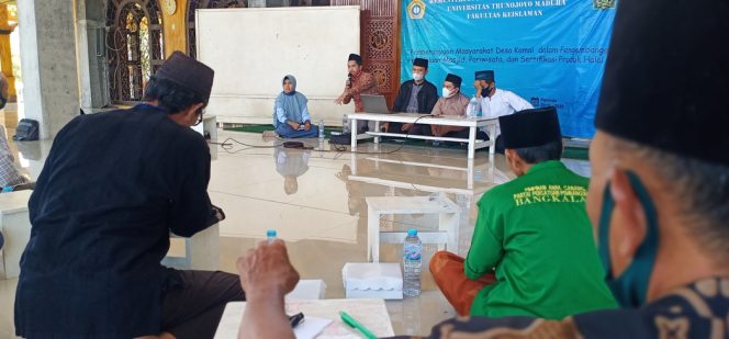 
Dosen FKIS UTM Bina Takmir Masjid Dalam Kegiatan Pengabdian Masyarakat