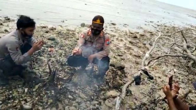 
Gas Berapi di Pantai Klampis Disinyalir Berjenis Gas Metana