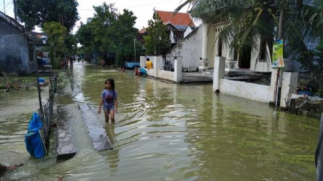 
Banjir Lamongan Tak Kunjung Surut, Apa Tindakan Pemerintah?