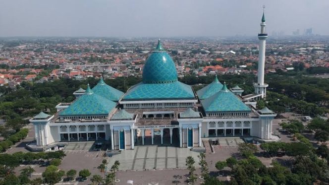 
Sholat Tarawih, Masjid Al Akbar Surabaya Hanya Siapkan Kouta 5 Ribu Jamaah