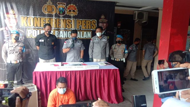 
Pelaku Penipuan Bermodus COD di Bangkalan Ditangkap