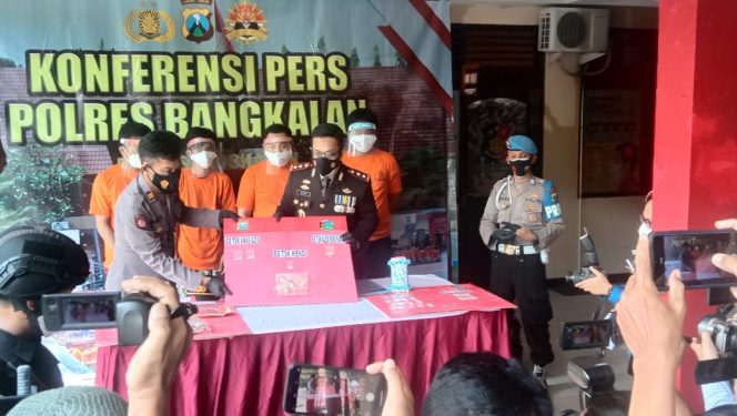 
Ungkap 8 Kasus, Polres Bangkalan Tangkap 9 Tersangka Penyalahgunaan Narkoba