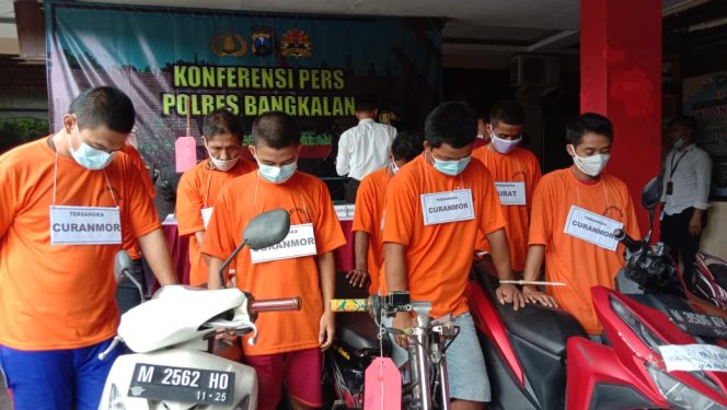 
Curi Tablet Sekolah, Dua Pemuda di Bangkalan Ditangkap