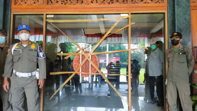 
Tolak Perpanjangan PPKM, APMB Datangi Pemkab dan DPRD Bangkalan