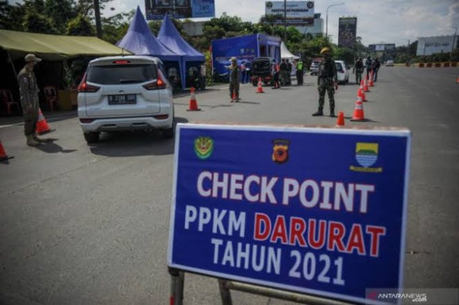 
Jokowi Perpanjang PPKM Darurat