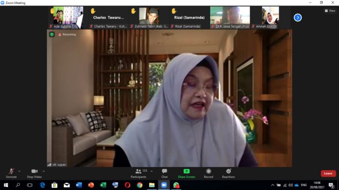 
Hadapi Ancaman Pandemi Baru, Siti Fadilah: Jaga Kampung Halaman Masing-Masing