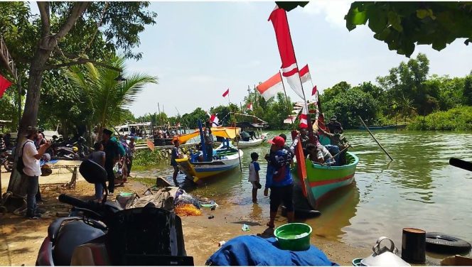 
Tradisi Rokat Tase’, Nelayan Bersyukur Bisa Hadapi Pandemi Dari Hidup Melaut