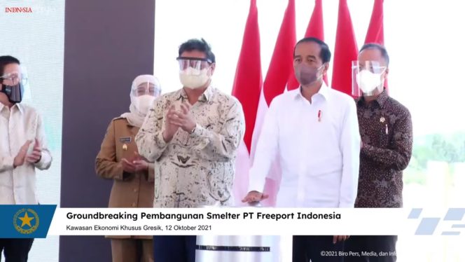 
Presiden Jokowi Resmikan Pembangunan Smelter di Gresik