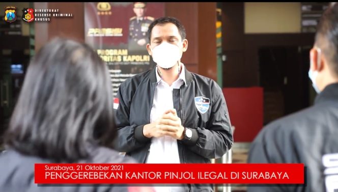 
Tim Siber Polda Jatim Gerebek Kantor Pinjol Ilegal di Surabaya