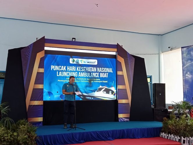 
Kerjasama Dengan Poltera, Pemkab Sampang Launching Ambulance Boat