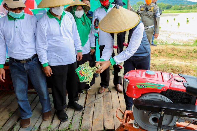 
Pemkab Pamekasan Luncurkan Program Hand Tractor On Call