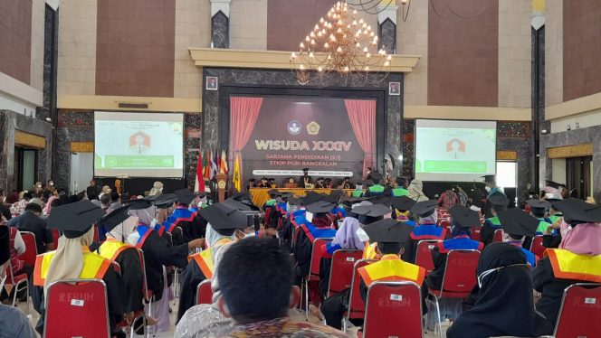 
Lulusan STKIP Bangkalan Dituntut Berkontribusi Terhadap Pendidikan