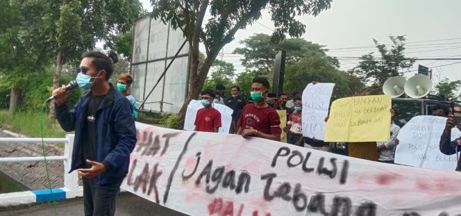 
Tiga Oknum Polisi Polsek Galis Diduga Aniaya Tahanan, APPK Demo Polres Bangkalan