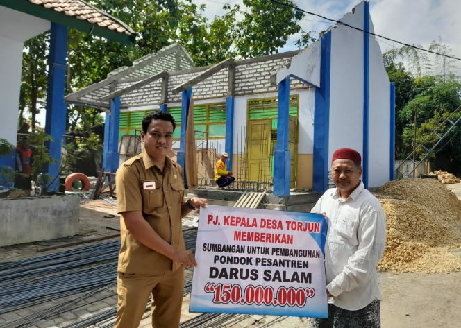 
Begini Cara PJ Kades Torjun Tingkatkan Kualitas SDM Ponpes Darus Salam