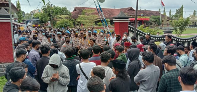 
Butut Demo 11 April, Mahasiswa Tuntut Polres Bangkalan Bertanggungjawab