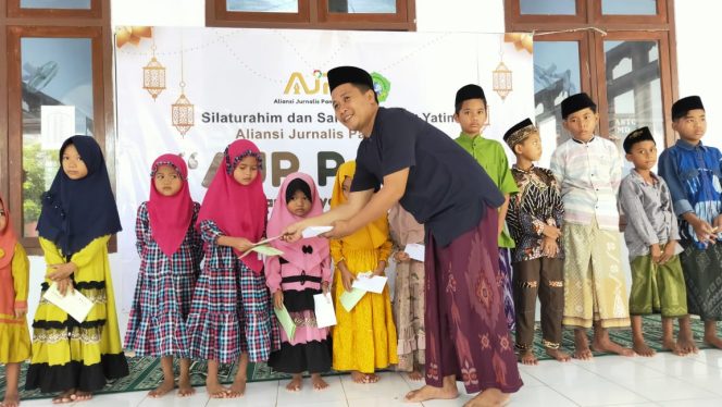 
Aliansi Jurnalis Pamekasan Peduli Anak Yatim