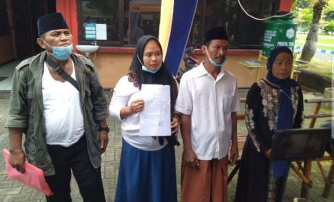 
Kembali Datangi Polres Bangkalan, Pelapor Kasus Dugaan Pemotongan Bansos Berharap Segera Ada Kejelasan