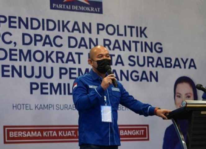 
Dianggap Tak Sah, Kader Desak AHY Tunda Pelantikan Emil Jadi Ketua DPD Demokrat Jatim