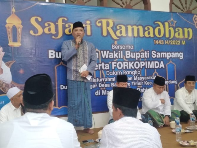 
Safari Ramadhan, Bupati Sampang Komitmen  Berupaya Perbaiki Infrastruktur Jalan