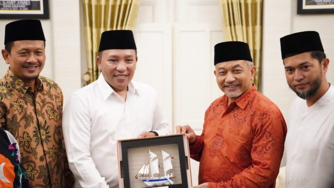 
Terima Kunjungan Presiden PKS, Bupati Sampang Pastikan Koalisi Parpol Pendukung Solid