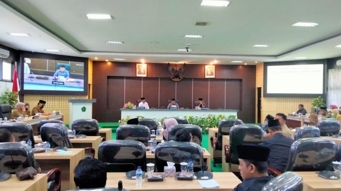 
Ketua DPRD Soroti Jawaban Wabup Pamekasan Tentang LKPJ 2021