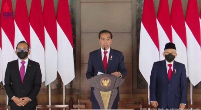 
Jokowi Disebut Lebih Berani dari Biden