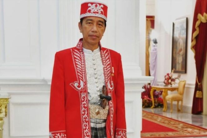 
Dolomani, Baju Adat Buton yang Dipakai Jokowi di HUT Ke-77 RI
