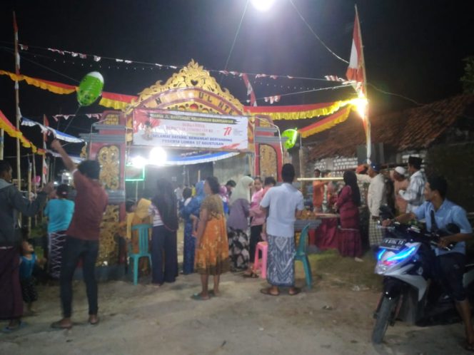 
Kompak, Masyarakat Juklanteng Sumbangan untuk Merayakan HUT RI ke 77