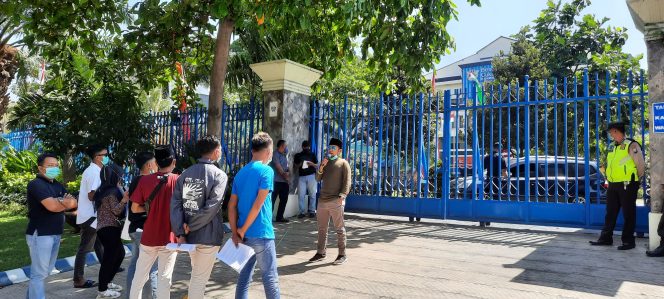 
Aliansi LSM Jatim Tuntut Bea dan Cukai DJBC Jawa Timur I Bereskan Adanya Pabrik dan Peredaran Rokok Ilegal