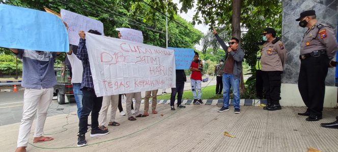 
Peredaran Rokok Ilegal Menjamur, Aliansi LSM Jatim Demo Kantor DJBC