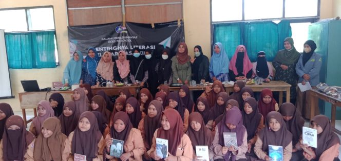 
Kembangkan Literasi, KLK Road Show ke Berbagai Lembaga Pendidikan di Kwanyar