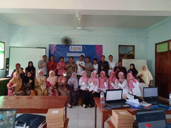 
Tim PKM Program Studi Pendidikan Informatika FIP UTM Menyelenggarakan Workshop Optimalisasi Fitur Google untuk Pembelajaran di Kabupaten Pamekasan