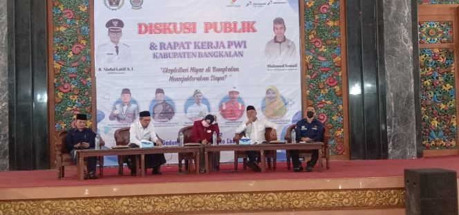 
Diskusi Publik Migas, Ketua PWI : Masyarakat Bangkalan Hanya Mendapatkan Dampak Buruknya Saja