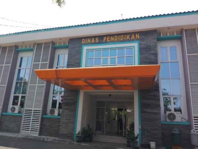 
Tidak Hanya SD, Disdik Bangkalan Juga Anggarkan Sarana TIK untuk SMP Senilai Rp 2,6 Miliar