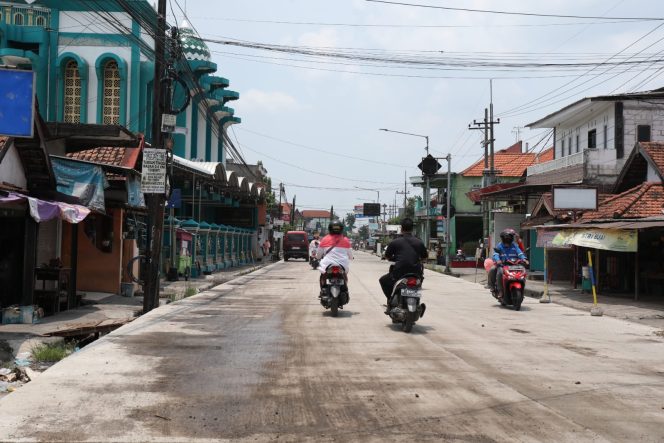
Anggota DPRD, Didik Prasetyo: Pembangunan Jalan Beton Sidoarjo Harus Dikawal
