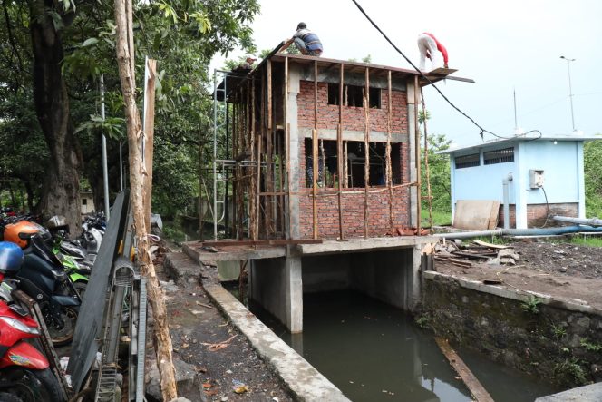 
Antisipasi Curah Hujan Tinggi dan Banjir, Pemkab Sidoarjo Bangun Lima Rumah Pompa Baru
