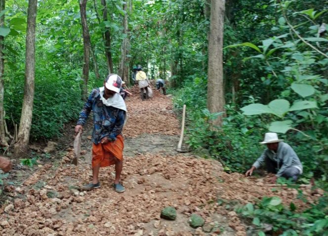 
Perbaikan Jalan Desa Karpote Blega Menelan Anggaran 230 Juta