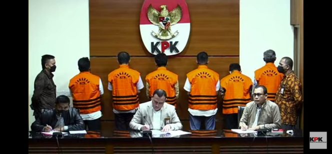 
KPK Umumkan Enam Tersangka Kasus Dugaan Jual Beli Jabatan di Bangkalan