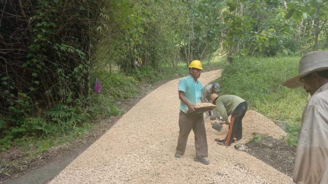 
Perbaikan Jalan Desa Klabetan Sepulu Habiskan Dana Sebesar  275 Juta