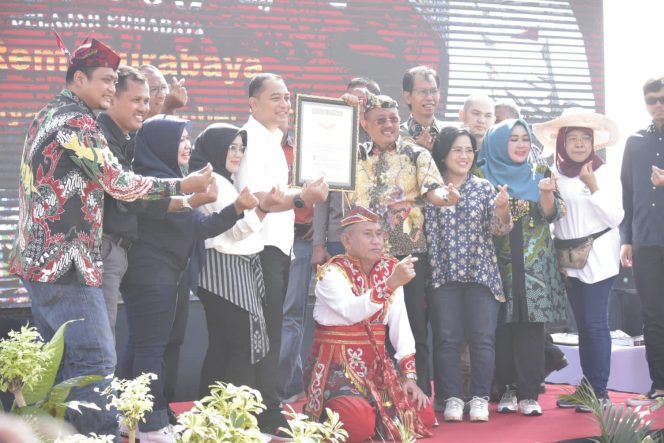 
Tari Remo Pelajar Surabaya Pecahkan Rekor MURI