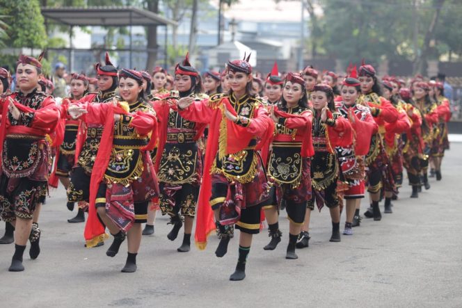 
Pemkot Surabaya Pastikan Tari Remo Masuk Ekstrakurikuler Wajib Sekolah
