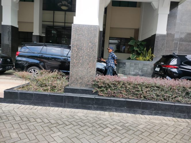 
KPK Obok-obok Ruang Kerja Gubernur dan Wagub Jatim Terkait Kasus Dana Hibah