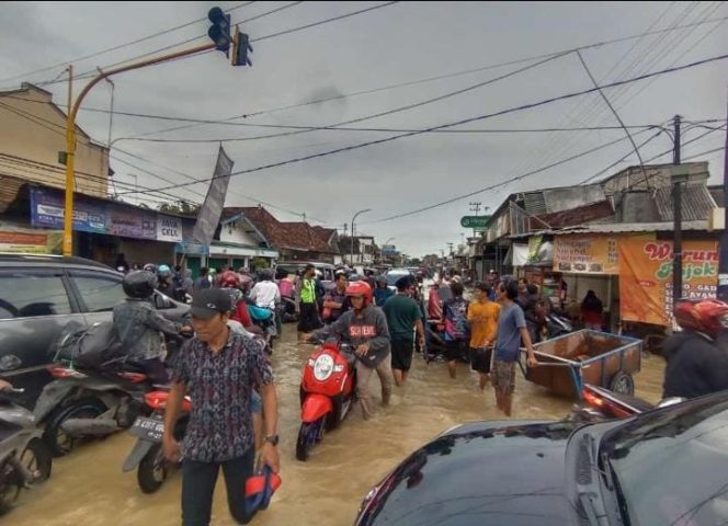 
Curah Hujan Tinggi, Beberapa Wilayah di Bangkalan Terendam Banjir