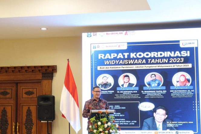 
Rakor Widyaiswara, Kepala BPSDM Jatim Beberkan Peran Penting Wujudkan Transformasi Digital Birokrasi