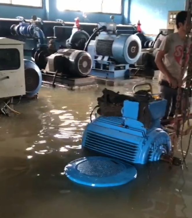 
Pompa PDAM Bangkalan Terendam Banjir, Suplai Air Kepelanggan Terganggu