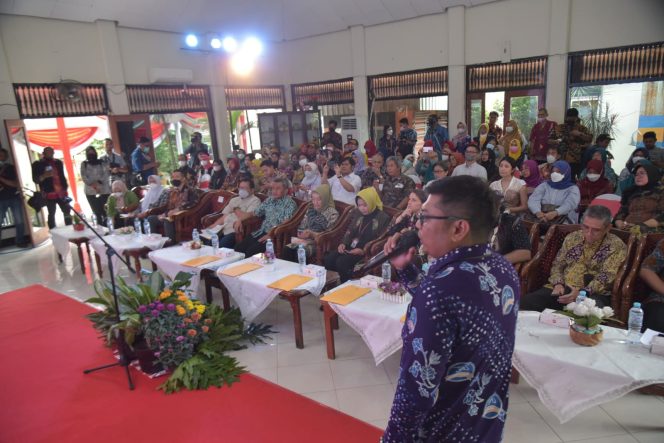 
Program Posyandu Prima Pemkot Surabaya Dijadikan Percontohan Nasional untuk Tekan Stunting