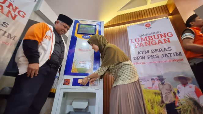 
PKS Jatim Launching ATM Beras