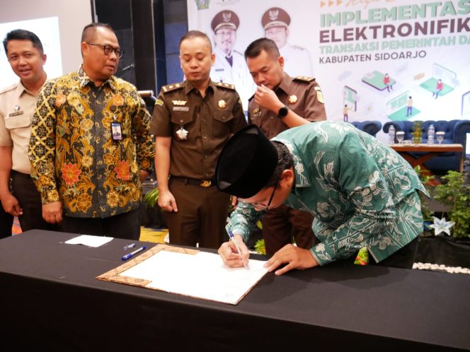 
Sudah Bukan Zamannya Karcis Disobek, Bupati Sidoarjo Hapus Layanan Retribusi Manual