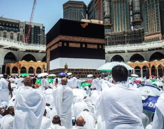 
Jelang Penutupan, Ratusan Ribu Jemaah Haji Asal Embarkasi Surabaya Telah Tiba di Tanah Suci